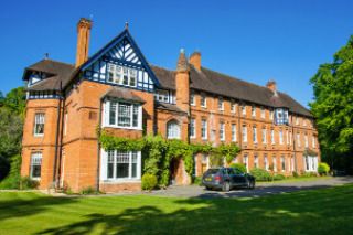 EC Embassy Berkshire Schule